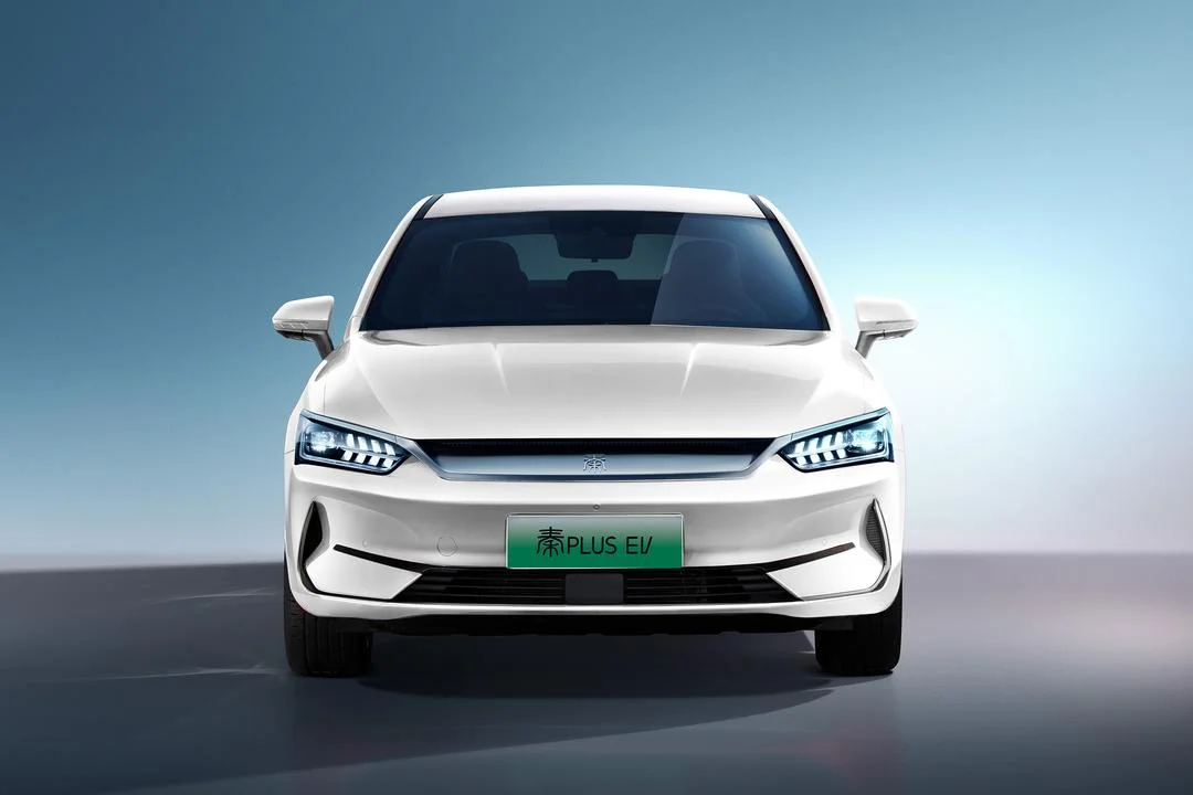BYD Qin PLUS EV 2nd Gen 2026 pose 3