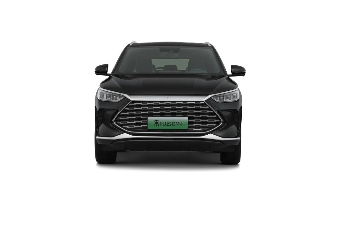 BYD Seal U DM-i 2026 pose 2