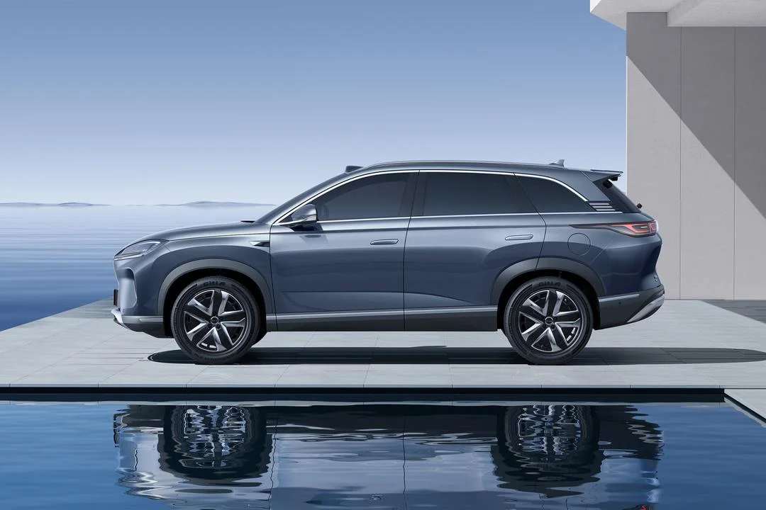 BYD Sealion 07 DM-i 2026 pose 3