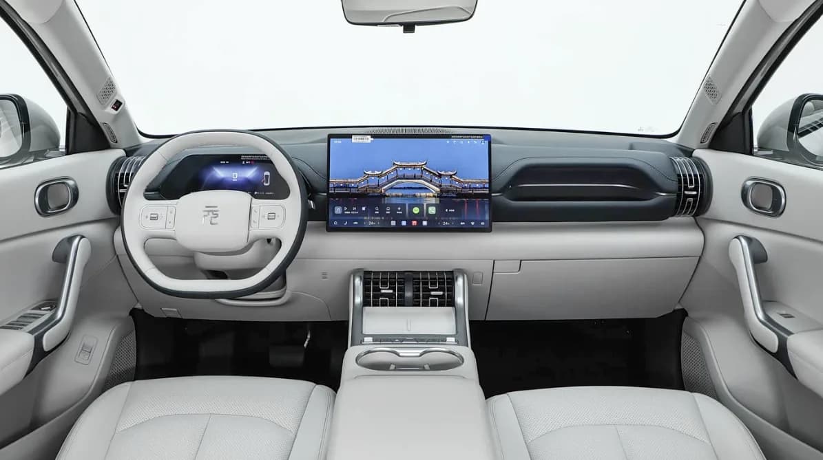 BYD Atto 3 — driving
