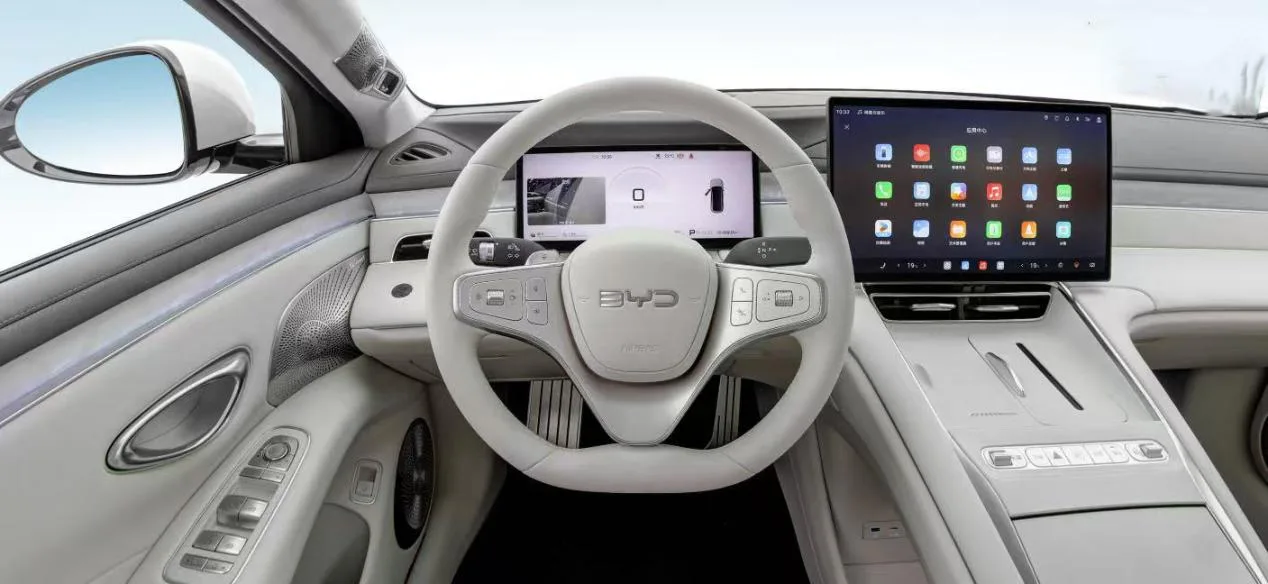 BYD Seal 08 — cabin