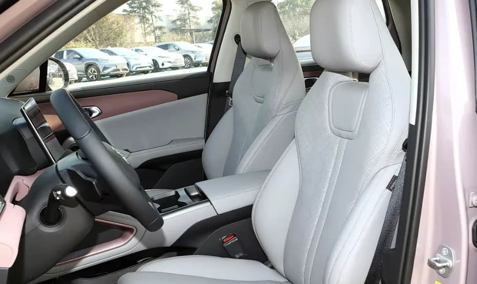 BYD Yuan UP — cabin
