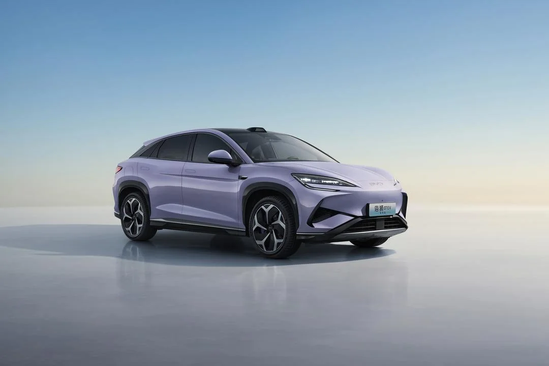 BYD Sealion 07 EV 2026 pose 2