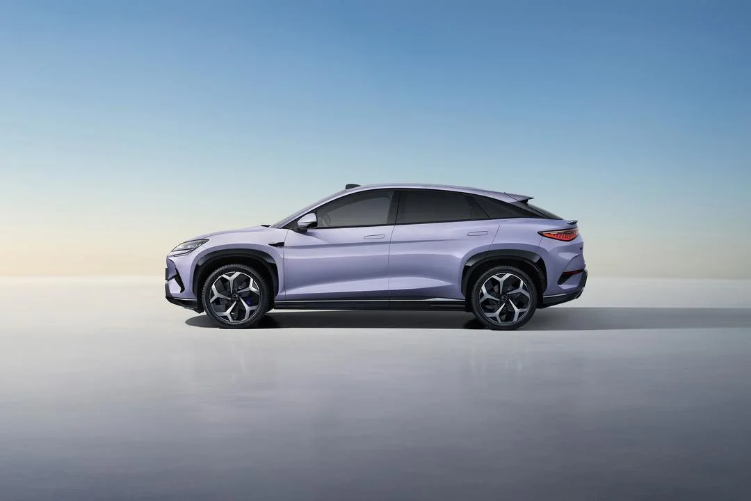 BYD Sealion 07 EV 2026 pose 3